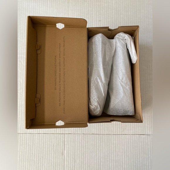 NWT Vivobarefoot Addis Wild-hide Women’s 9/40 - Picture 13 of 14